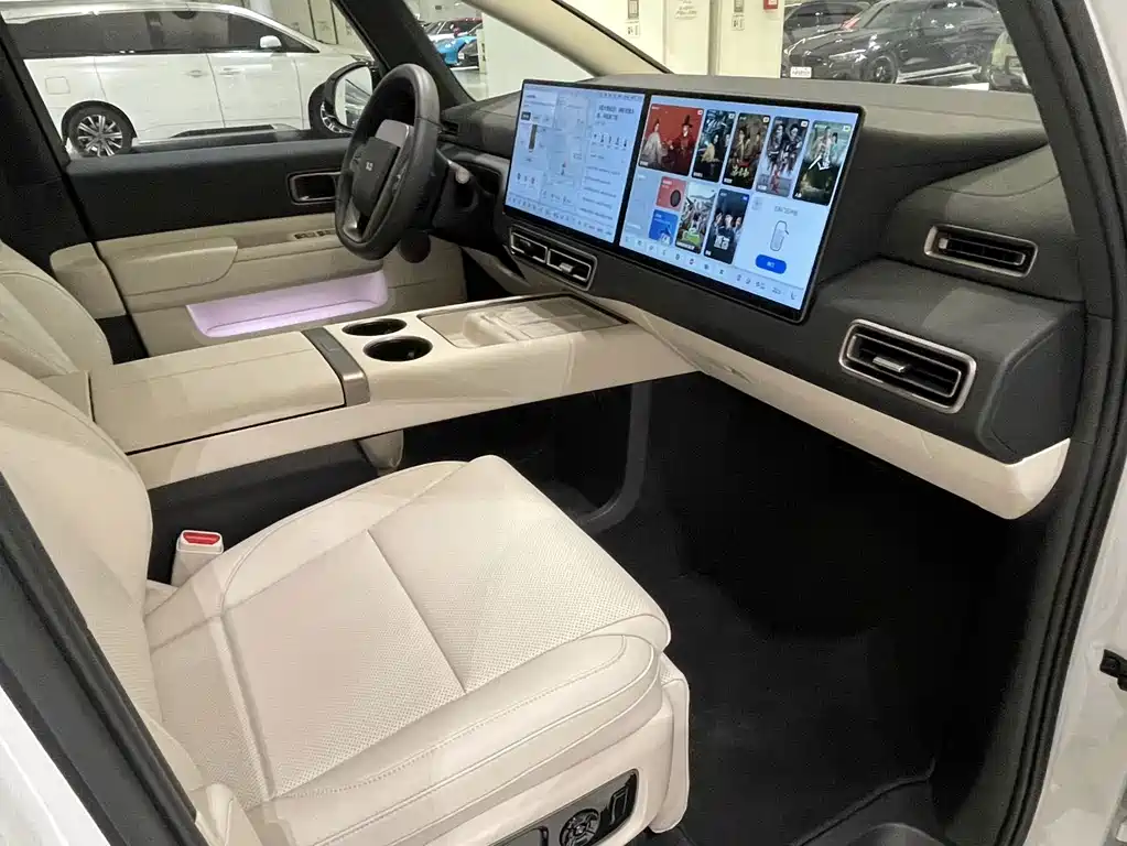 Li Auto Li MEGA — миниатюра 14