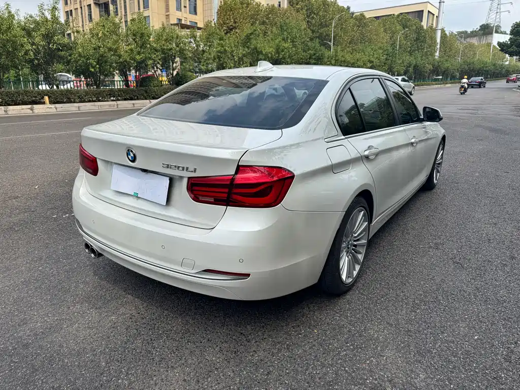 BMW 3 Series — миниатюра 9