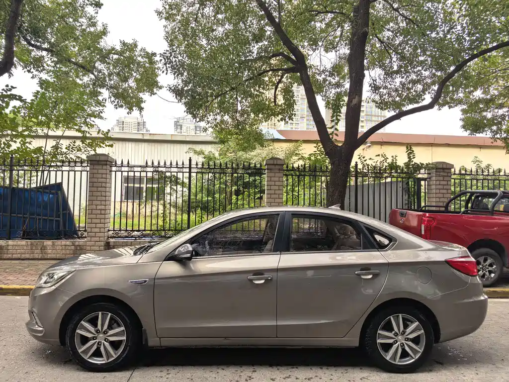 Changan Eado — миниатюра 4