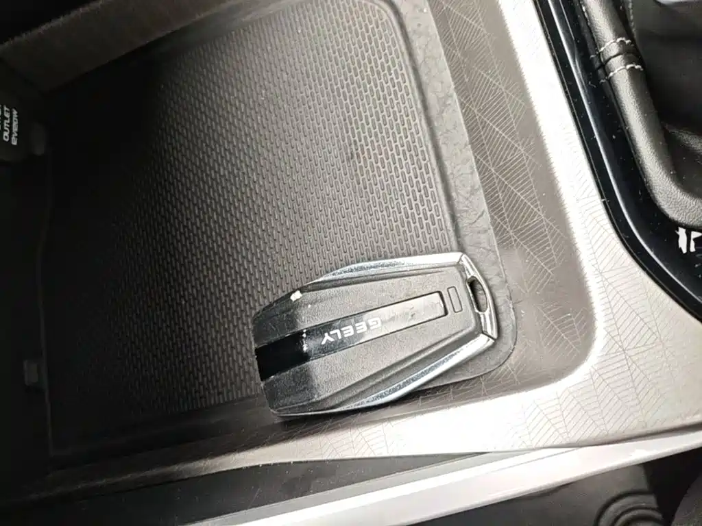 Geely Emgrand — миниатюра 9