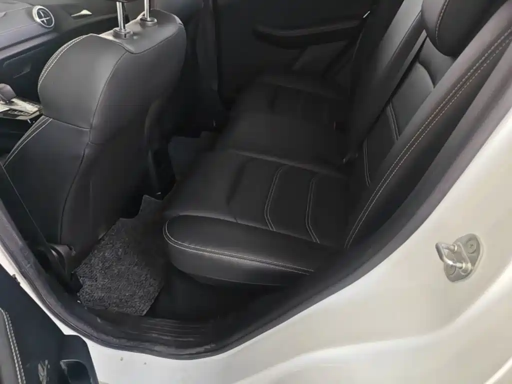 BYD Yuan EV — миниатюра 17