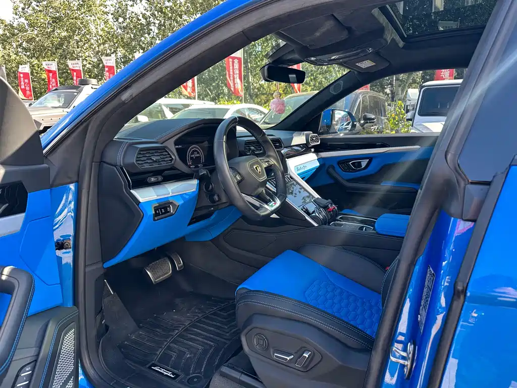 Lamborghini Urus — миниатюра 7