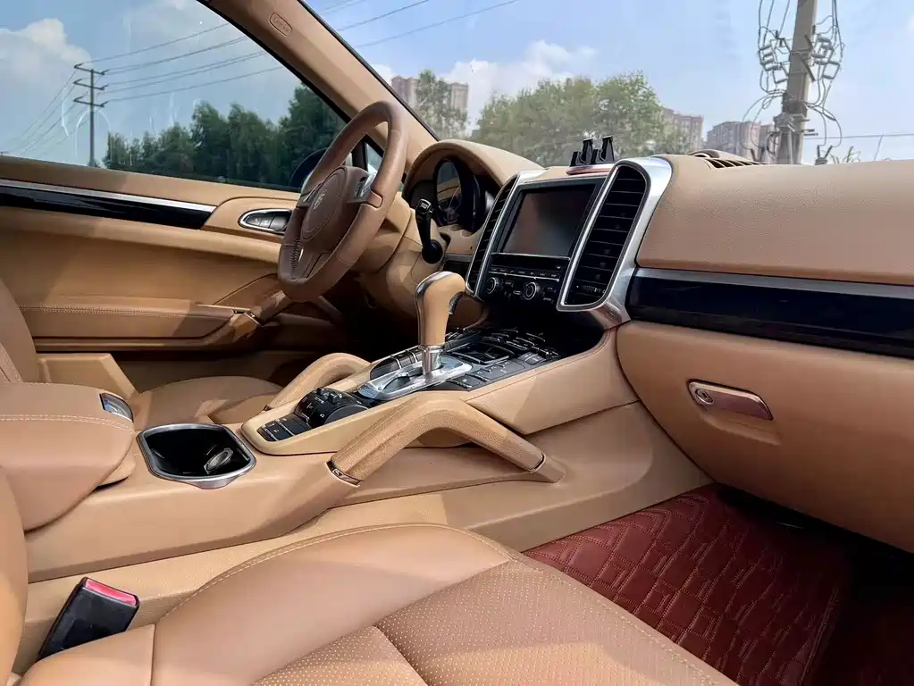 Porsche Cayenne — миниатюра 16