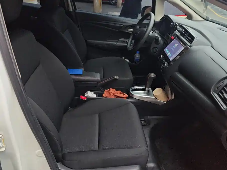 Honda Fit — миниатюра 8