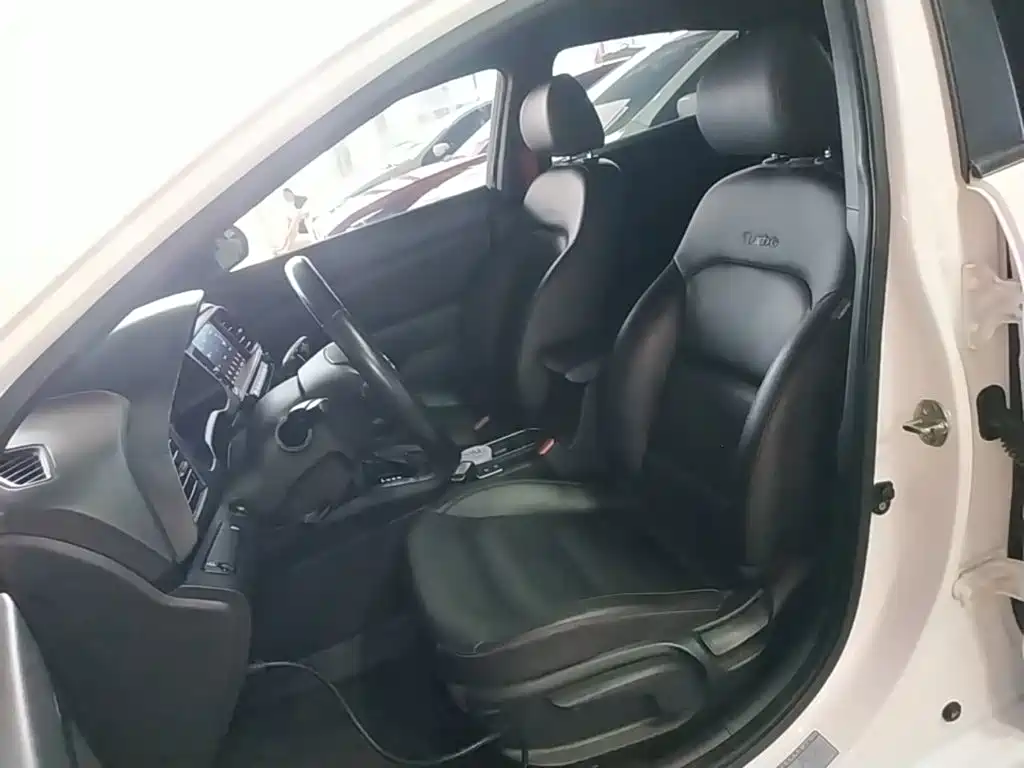 Hyundai Elantra — миниатюра 15