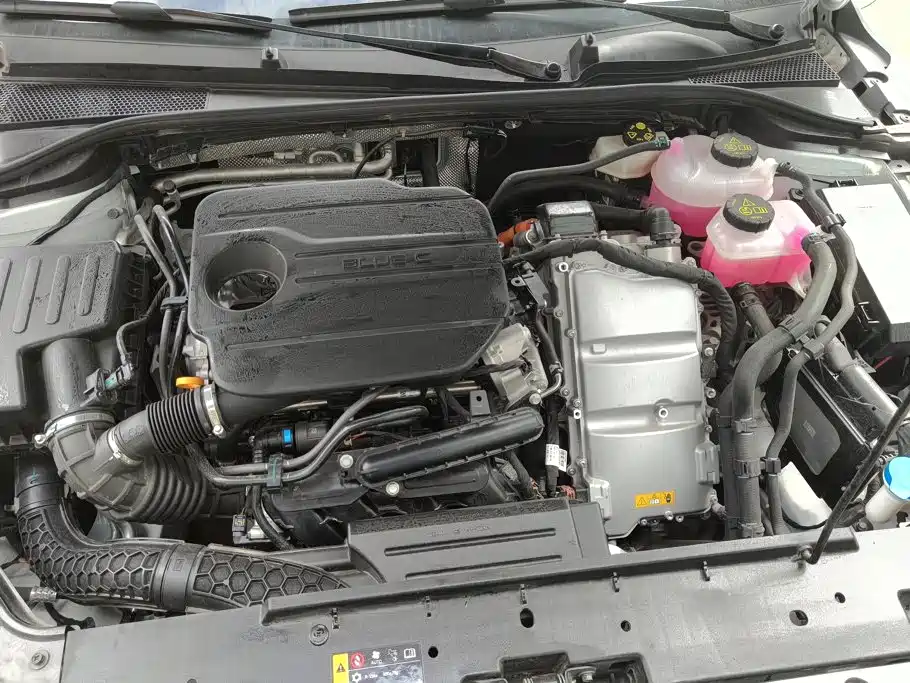 Roewe M7 DMH — миниатюра 10