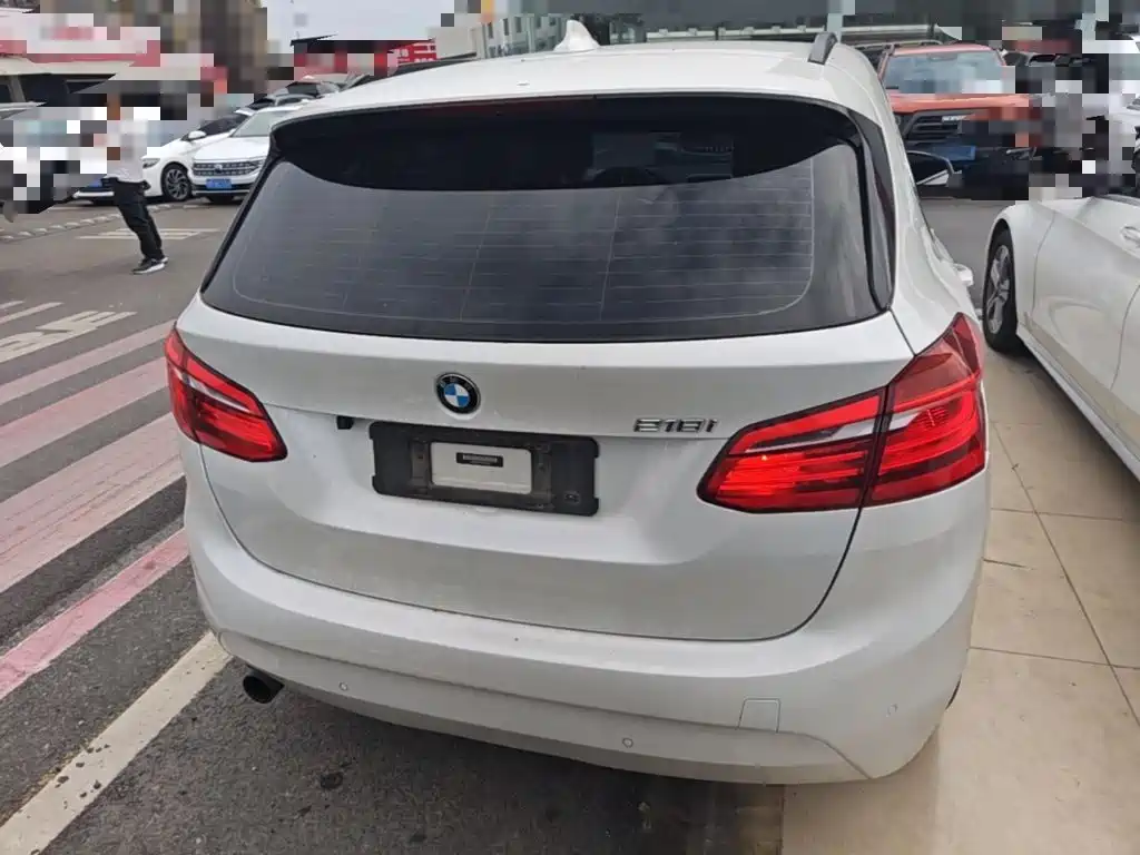 BMW 2 Series Active Tourer — миниатюра 6