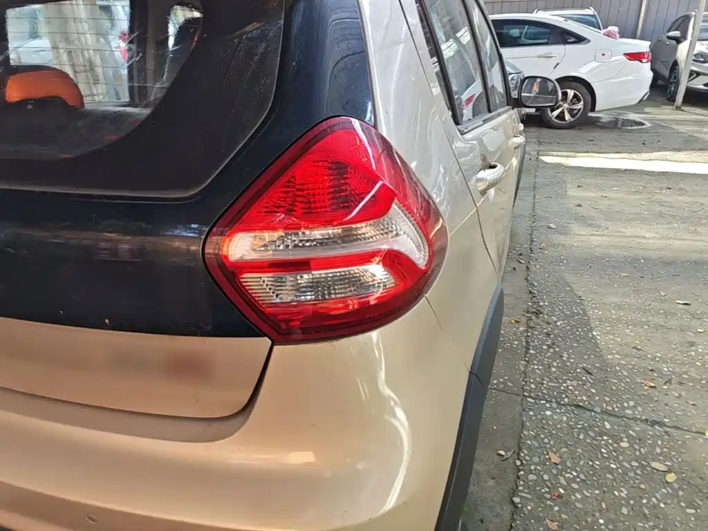 Geely Vision X1 — миниатюра 8