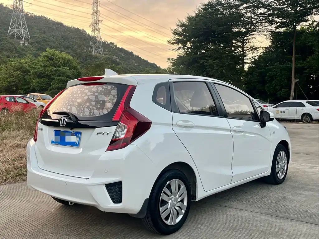 Honda Fit — миниатюра 6