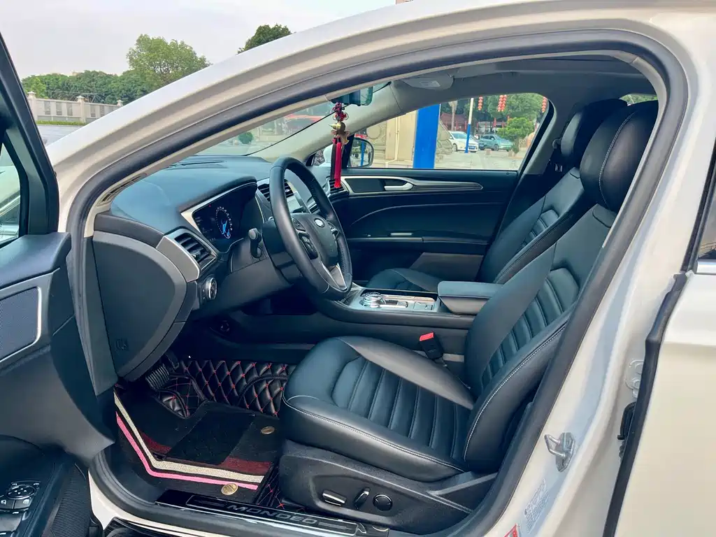 Ford Mondeo — миниатюра 7