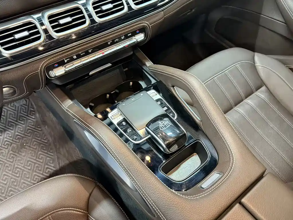Mercedes-Benz GLS — миниатюра 20