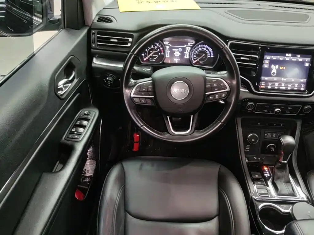 Jeep Grand Commander — миниатюра 11