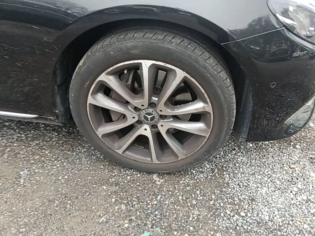 Mercedes-Benz E-Class — миниатюра 12