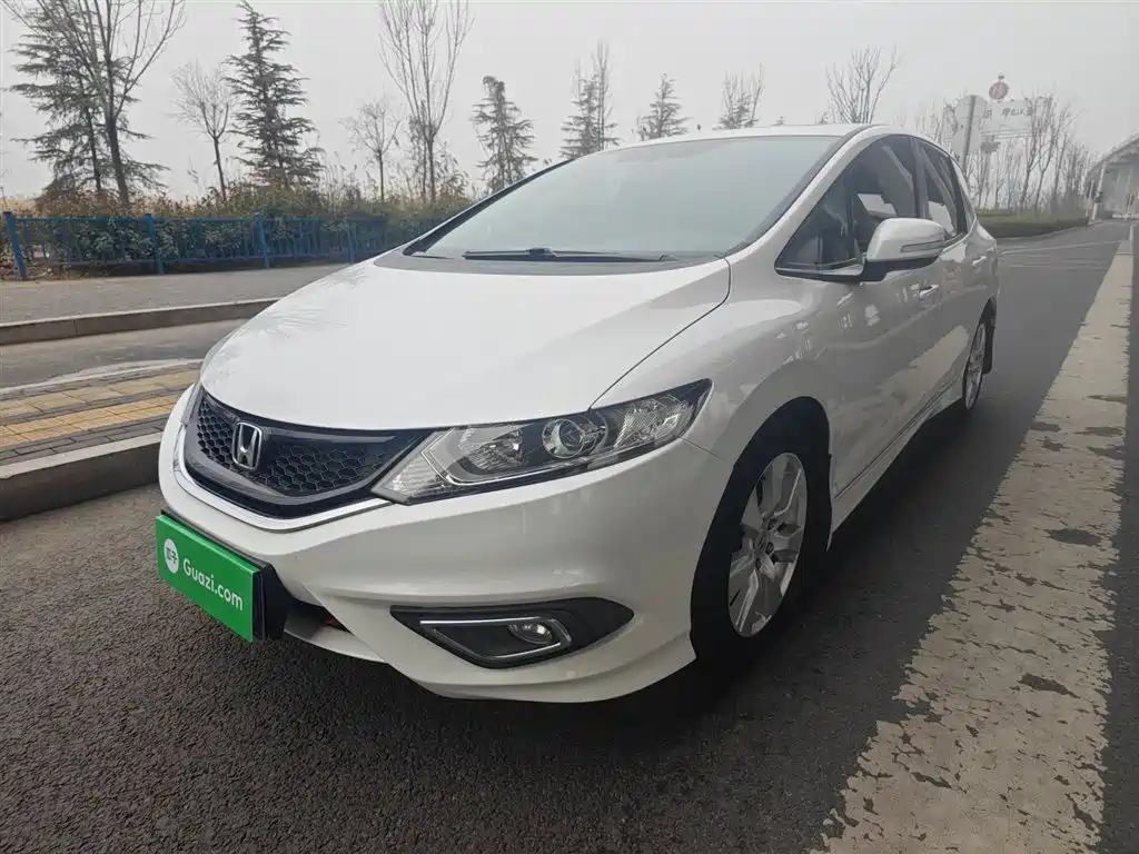 Honda Jade 2016 1.8L AT Comfort Elite 5 мест