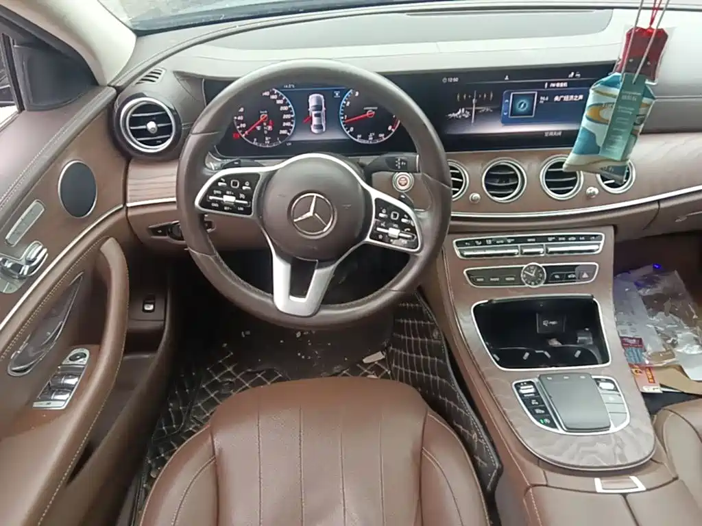 Mercedes-Benz E-Class — миниатюра 15