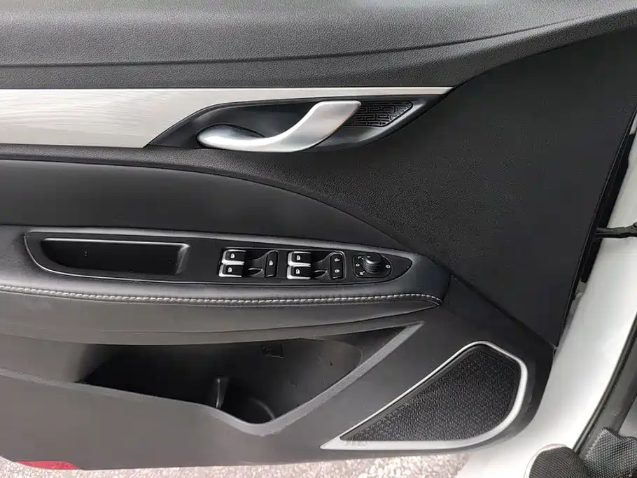 Geely Emgrand — миниатюра 7