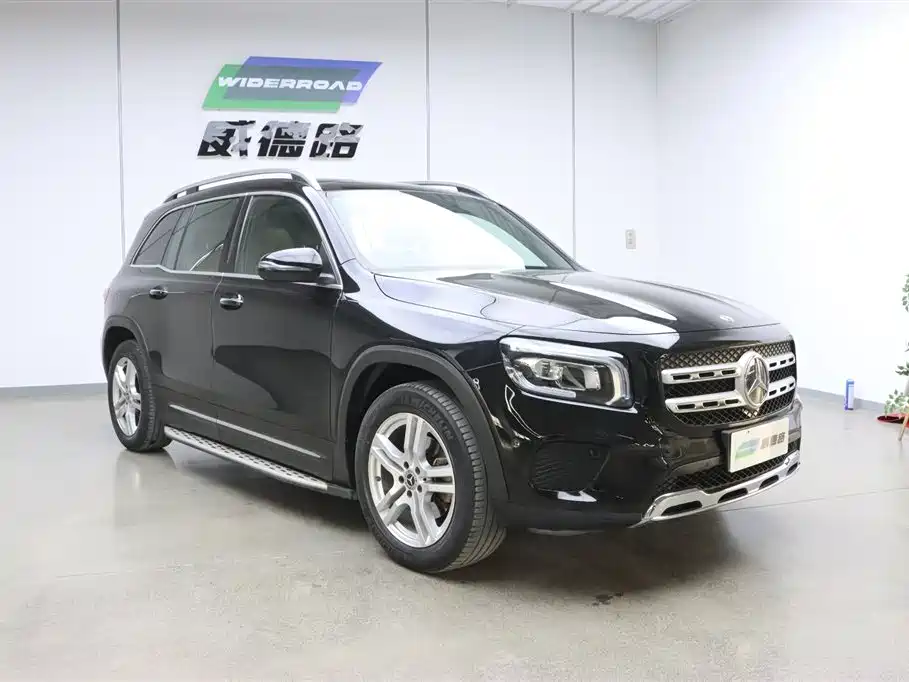 MERCEDES-BENZ GLB