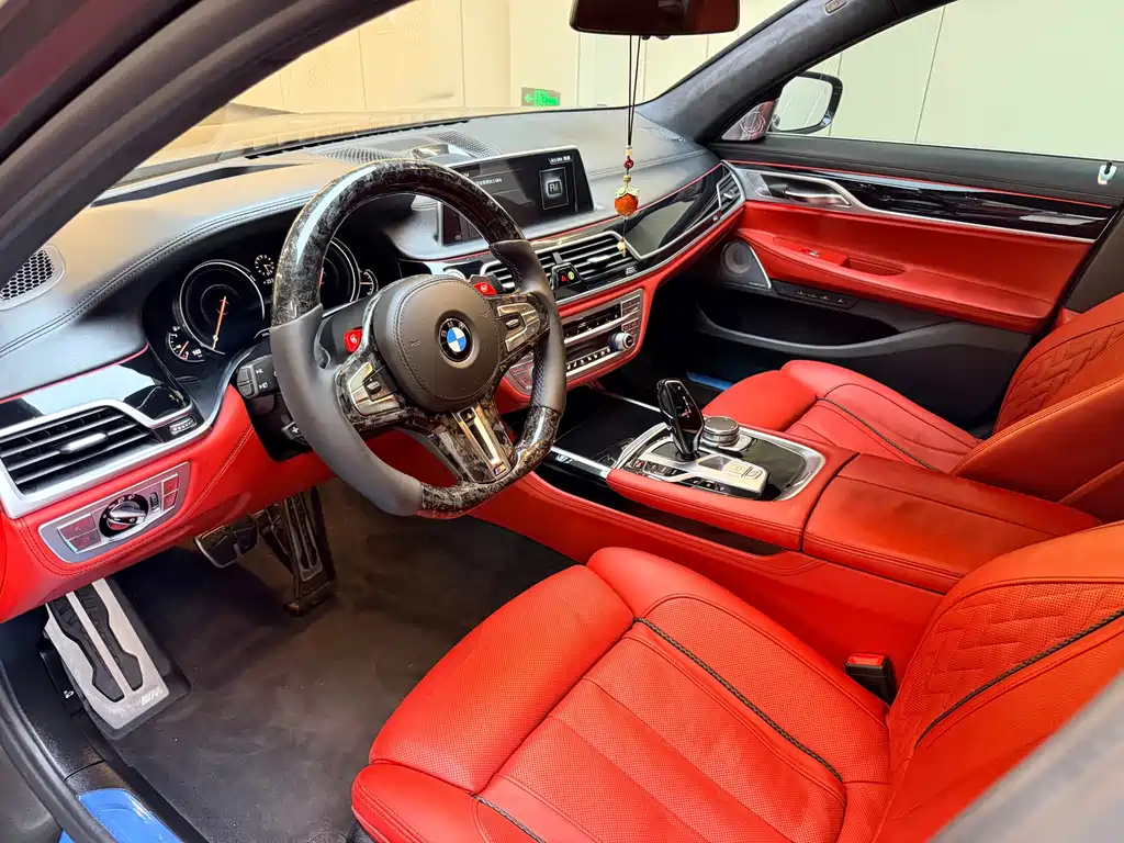 BMW 7 Series — миниатюра 9