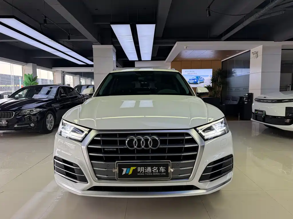 Audi Q5L — миниатюра 2