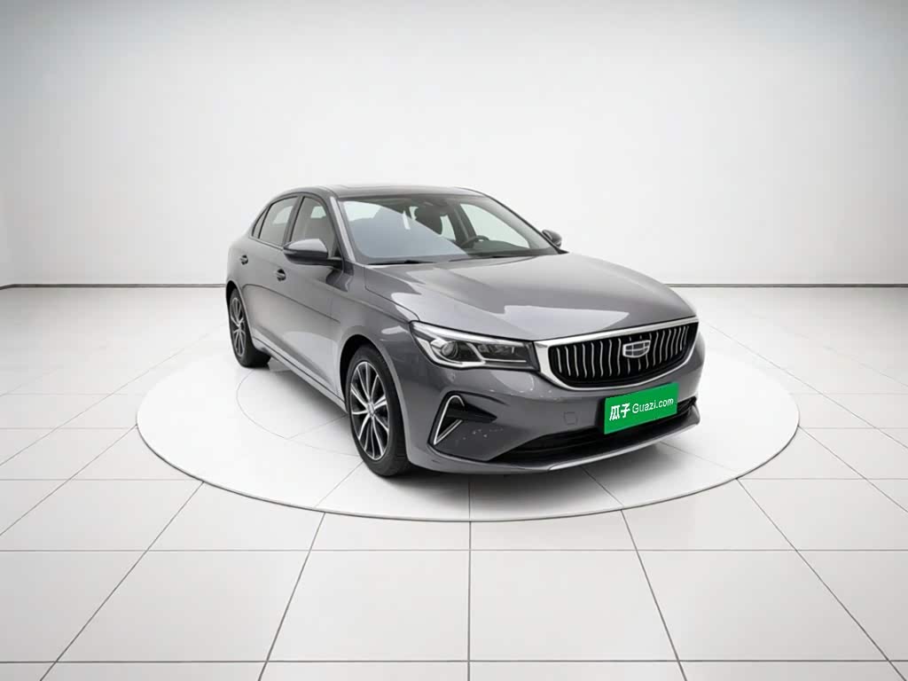 Geely Emgrand 1.5 л 2023 г. Серебристо-серый, пробег 29100 км