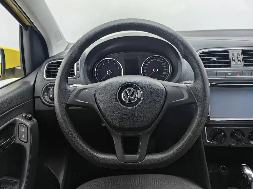 Volkswagen Polo — миниатюра 11