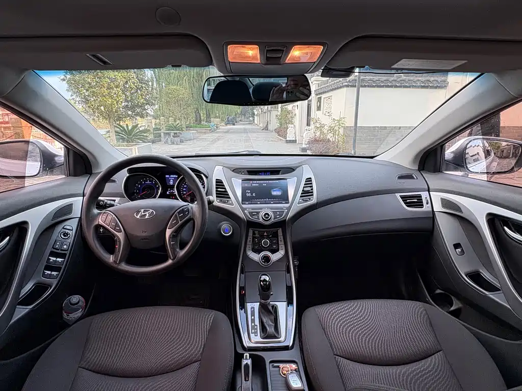 Hyundai Elantra Langdong — миниатюра 10