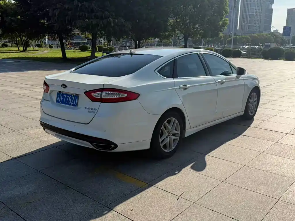 Ford Mondeo — миниатюра 9