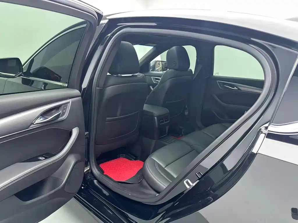 Cadillac CT5 — миниатюра 6