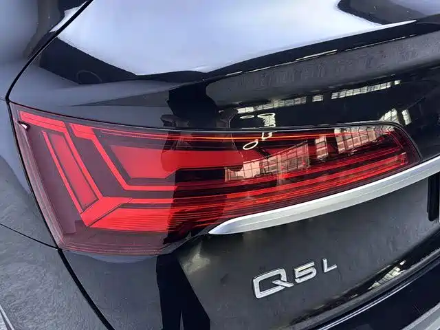 Audi Q5L Sportback — миниатюра 12