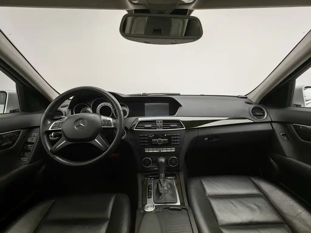 Mercedes-Benz C-Class — миниатюра 5