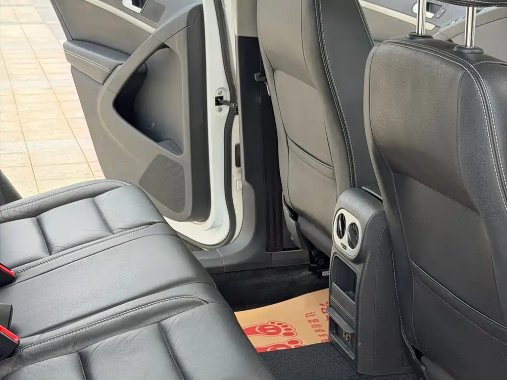 Volkswagen Tiguan — миниатюра 13