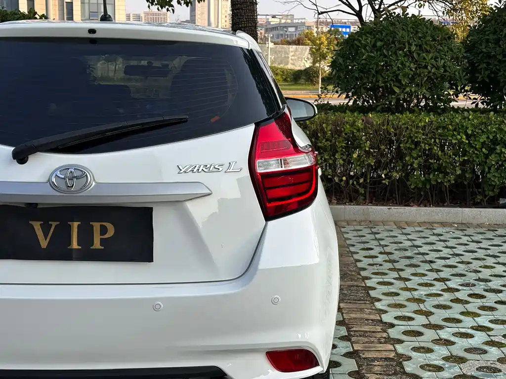 Toyota Yaris L — миниатюра 11