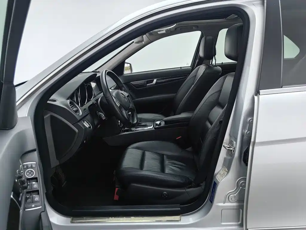 Mercedes-Benz C-Class — миниатюра 10
