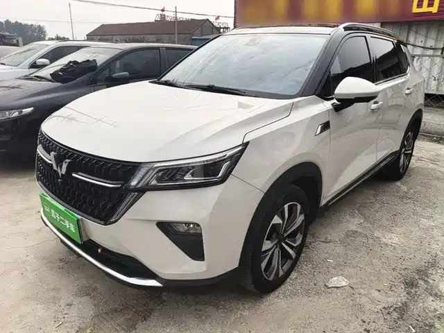Wuling Starlight S
