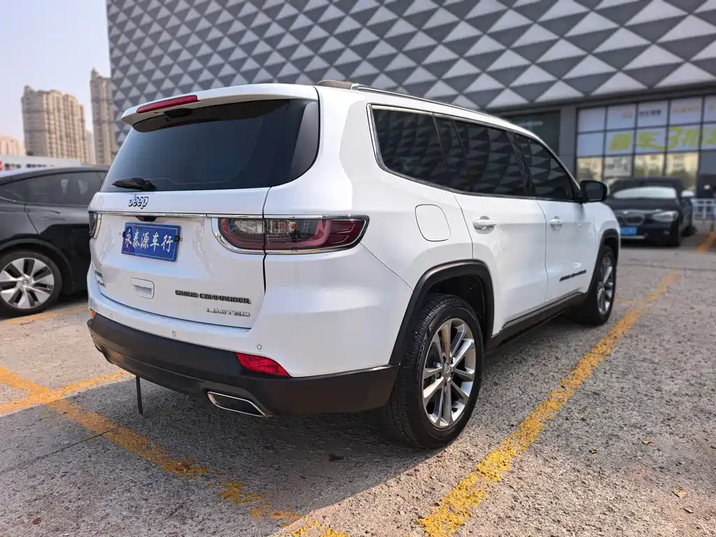 Jeep Grand Commander — миниатюра 4