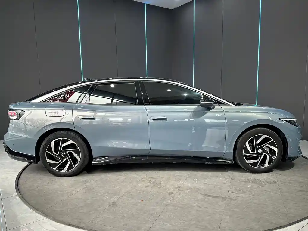 VOLKSWAGEN ID.7 VIZZION