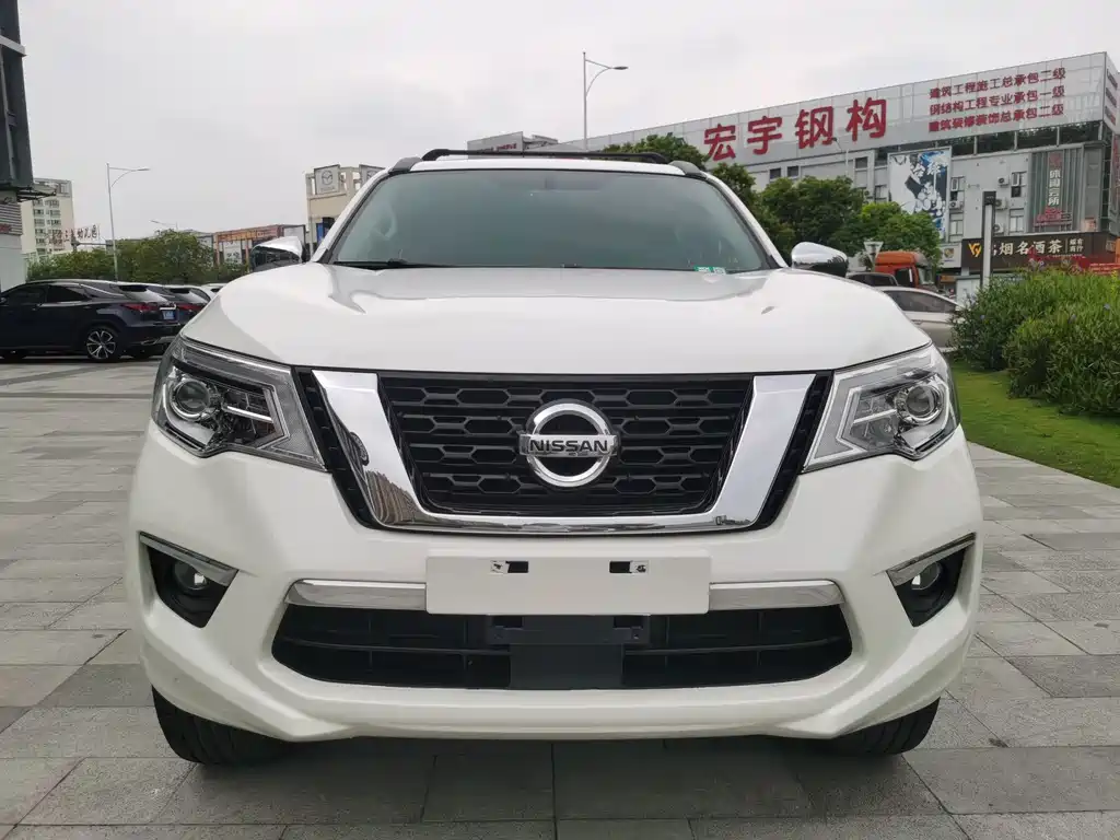 Nissan Terra 2018 2.5L AT Luxury