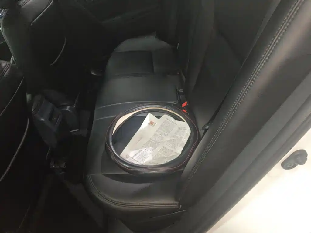 Toyota Corolla Hybrid — миниатюра 17