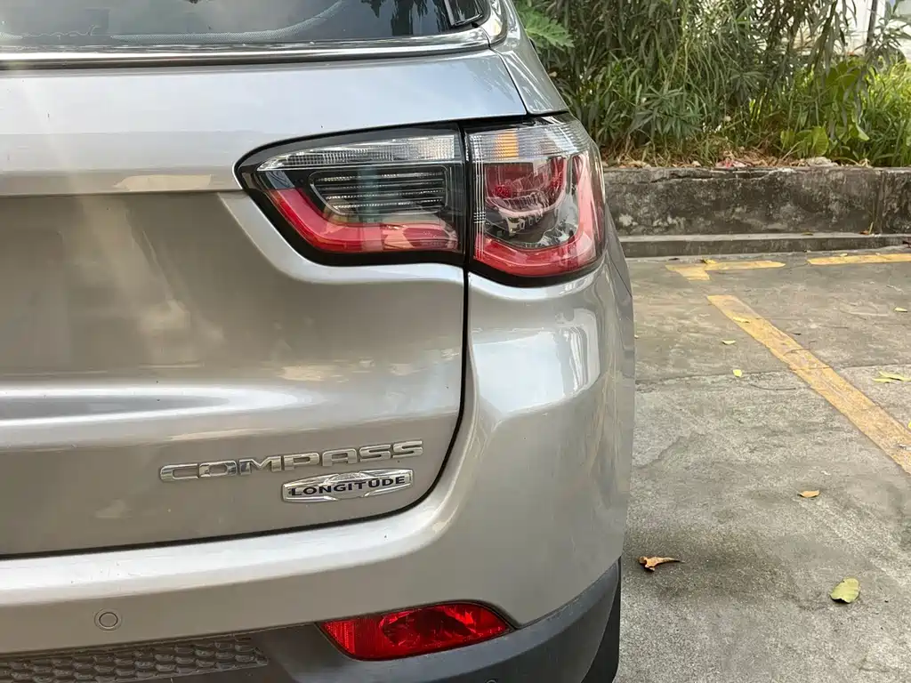 Jeep Compass — миниатюра 20