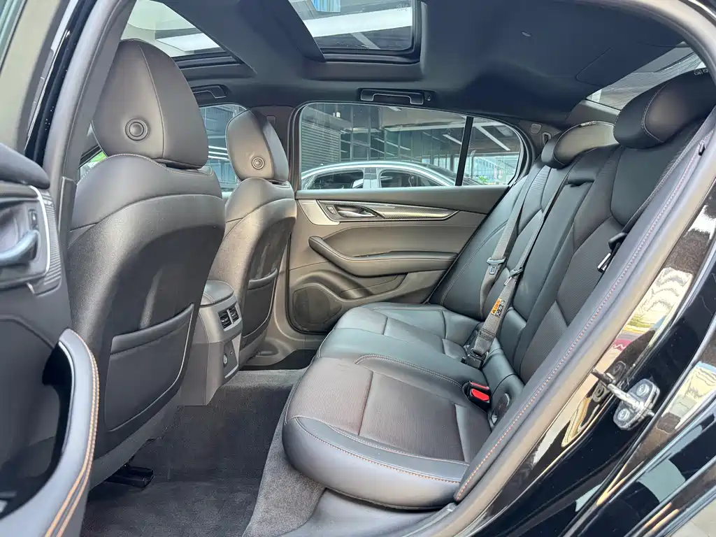 Cadillac CT5 — миниатюра 6