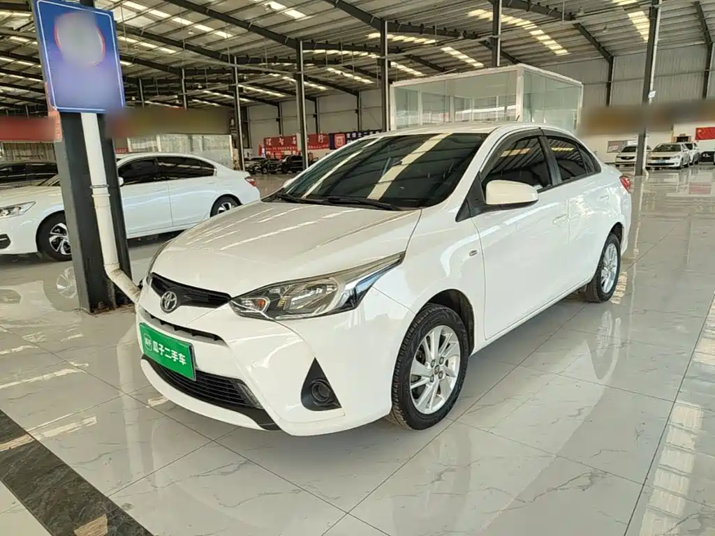 Toyota Yaris L — миниатюра 2