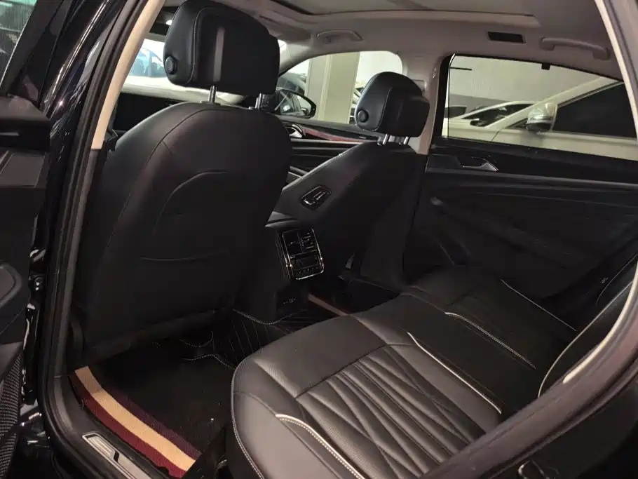 Volkswagen Passat — миниатюра 11