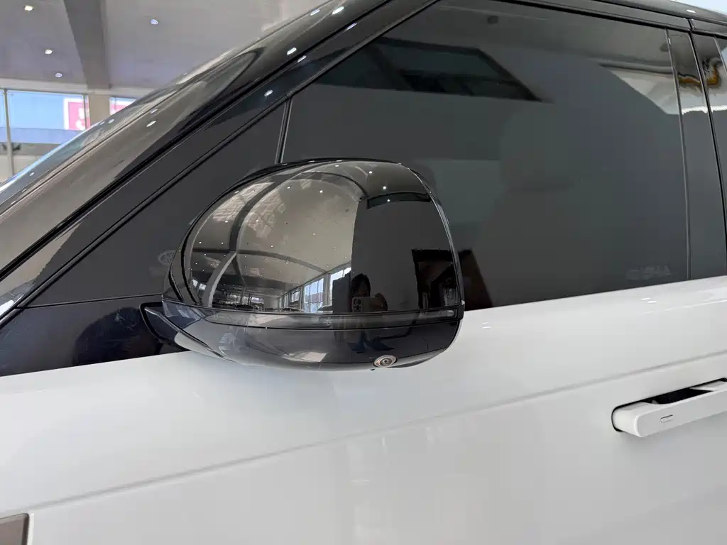 Land Rover Range Rover — миниатюра 4