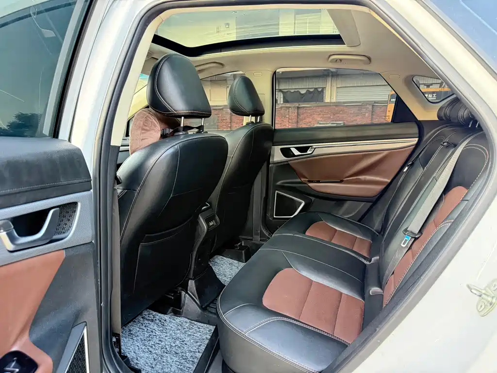 Geely Emgrand GS — миниатюра 8