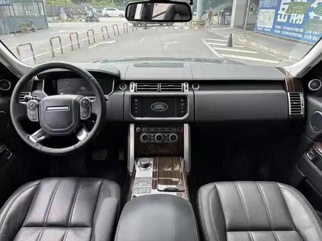 Land Rover Range Rover — миниатюра 8