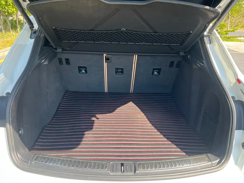 Porsche Macan — миниатюра 27