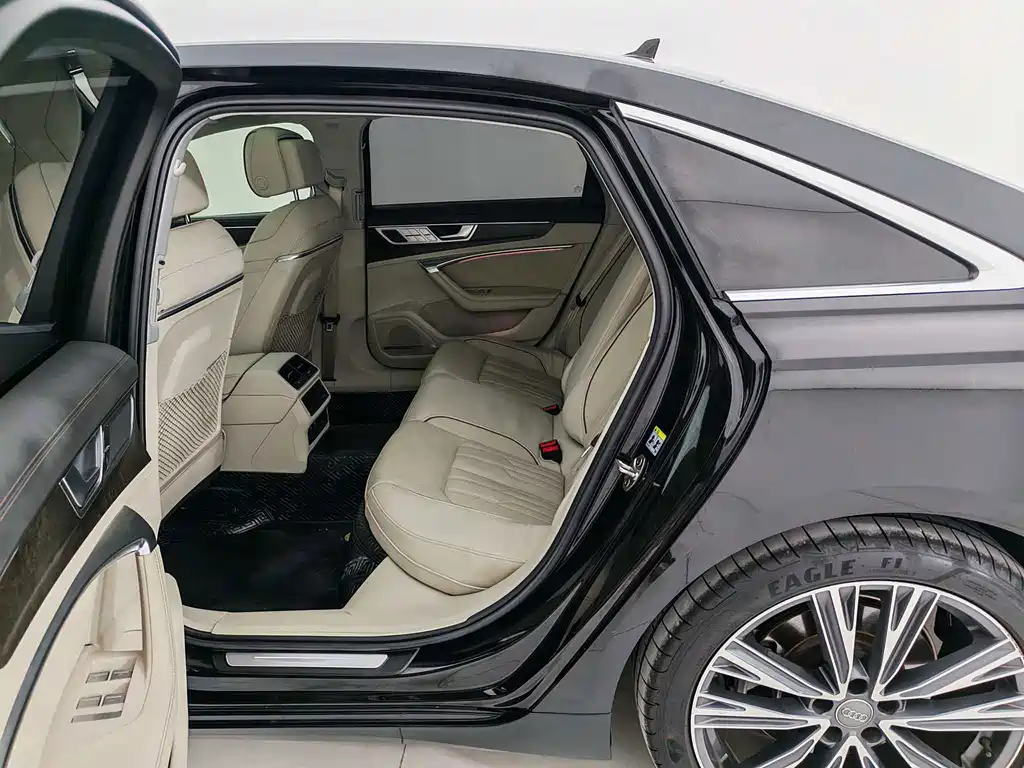 Audi A6L — миниатюра 12
