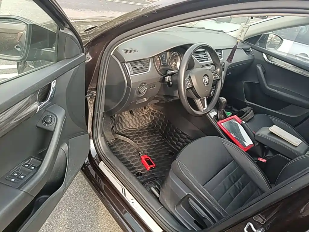 Skoda Octavia — миниатюра 16