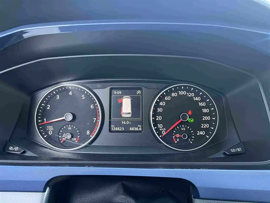 Volkswagen Multivan — миниатюра 11