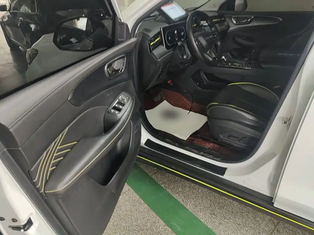 Roewe RX5 — миниатюра 16